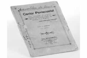 Foto da 2ª edição do hinário Cantor Pentecostal, publicado em 1921, em Belém do Pará, por Almeida Sobrinho.